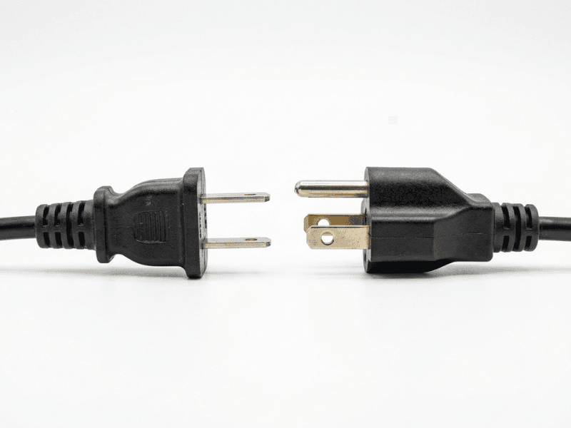 Comparison of 2 prong and 3 prong power adapter plugs Comparison of 2 prong and 3 prong power adapter plugs