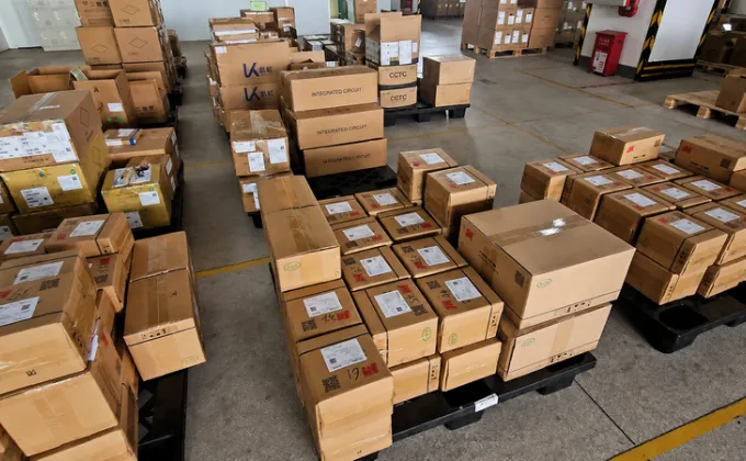 USB PD charger products prepared for international shipment and export delivery